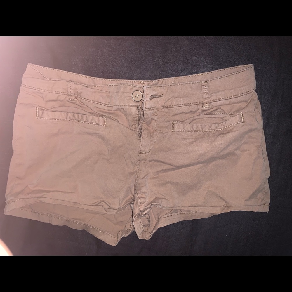 Club Monaco tan shorts